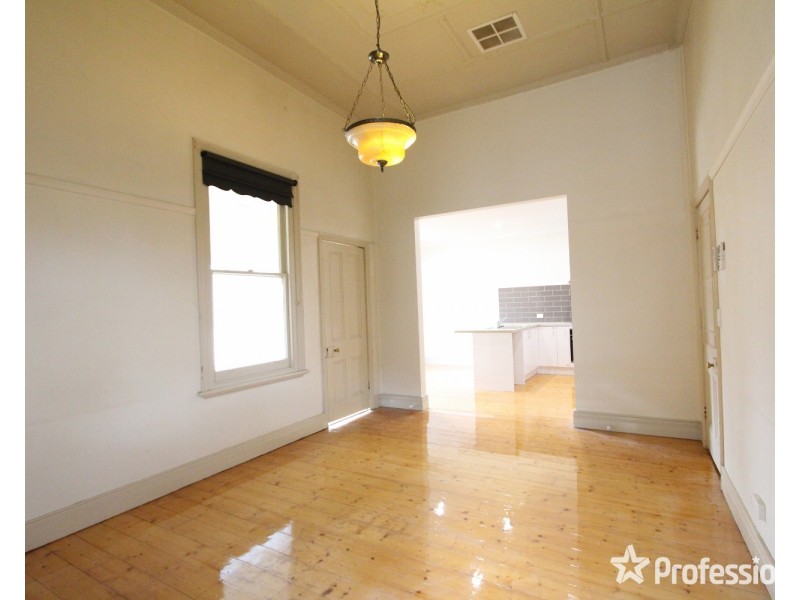 14 Bolt Street, Long Gully VIC 3550