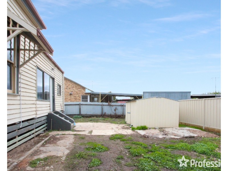 14 Bolt Street, Long Gully VIC 3550