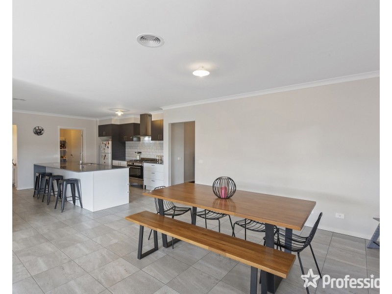 6 Gelbray Street, Ascot VIC 3551