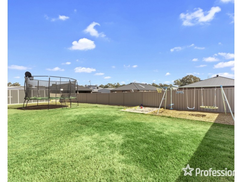 6 Gelbray Street, Ascot VIC 3551