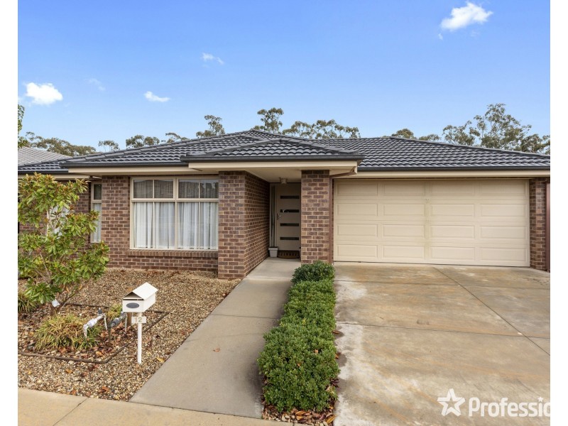12 National Parade, Eaglehawk VIC 3556