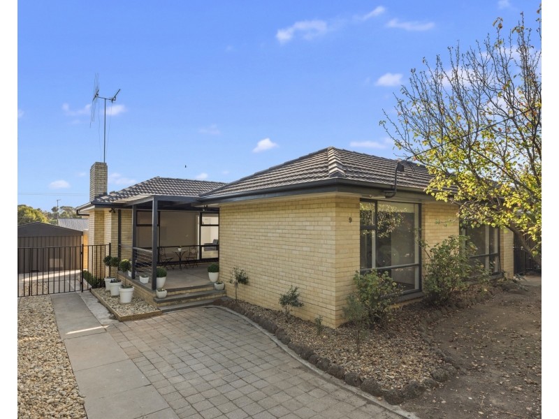 9 Elizabeth Street, Spring Gully VIC 3550