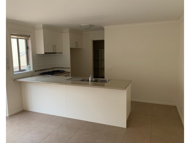 68 Mistletoe Street, Golden Square VIC 3555