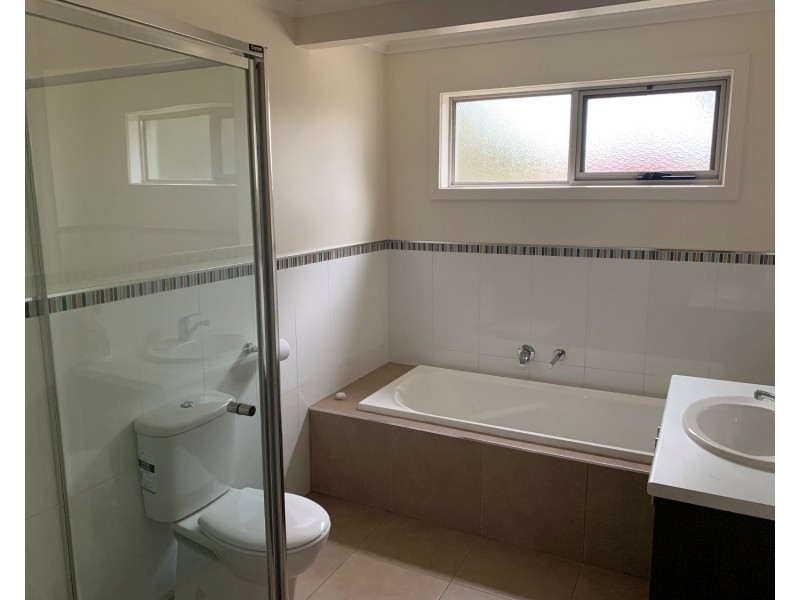 68 Mistletoe Street, Golden Square VIC 3555