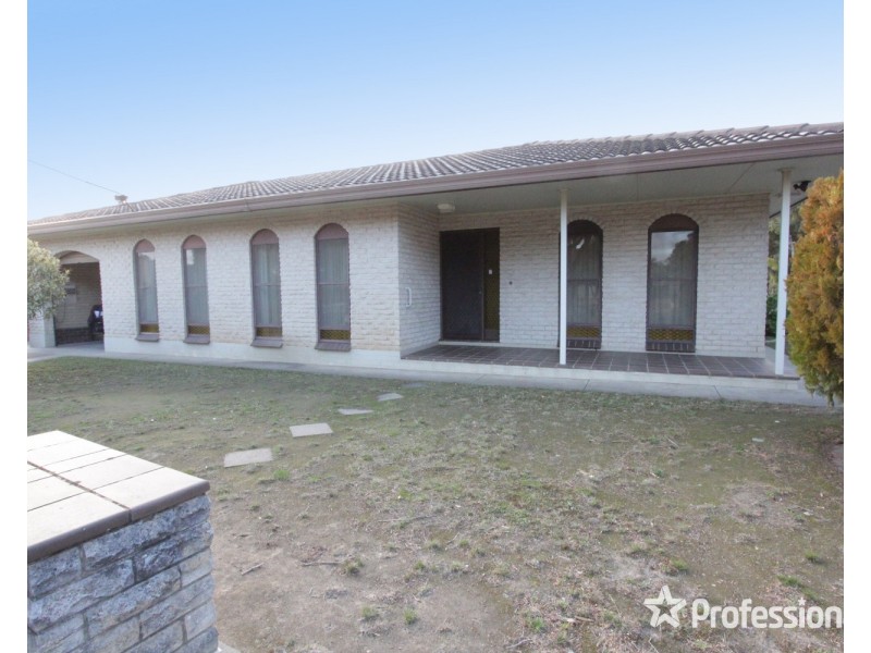 17 Bowles Street, Kangaroo Flat VIC 3555