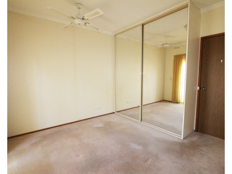 17 Bowles Street, Kangaroo Flat VIC 3555