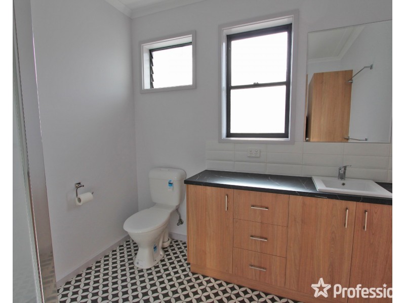 1/1 Adelaide Street, Flora Hill VIC 3550