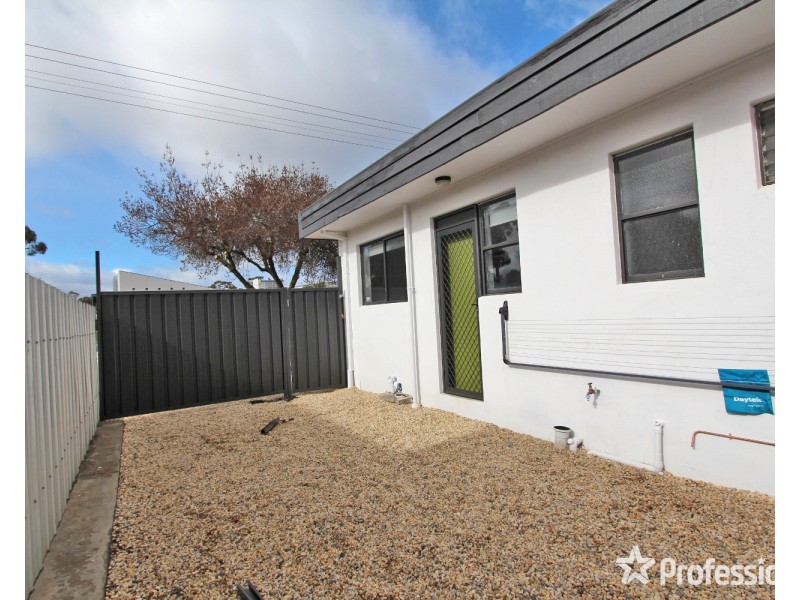 1/1 Adelaide Street, Flora Hill VIC 3550