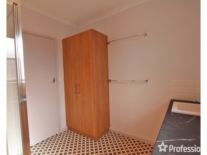 2/1 Adelaide Street, Flora Hill VIC 3550