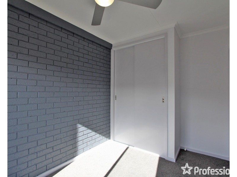 2/1 Adelaide Street, Flora Hill VIC 3550