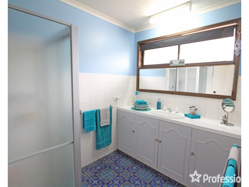 2/10 Button Street, Strathdale VIC 3550