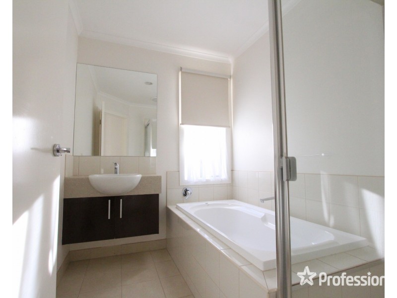 6 Manna Gum Drive, Epsom VIC 3551