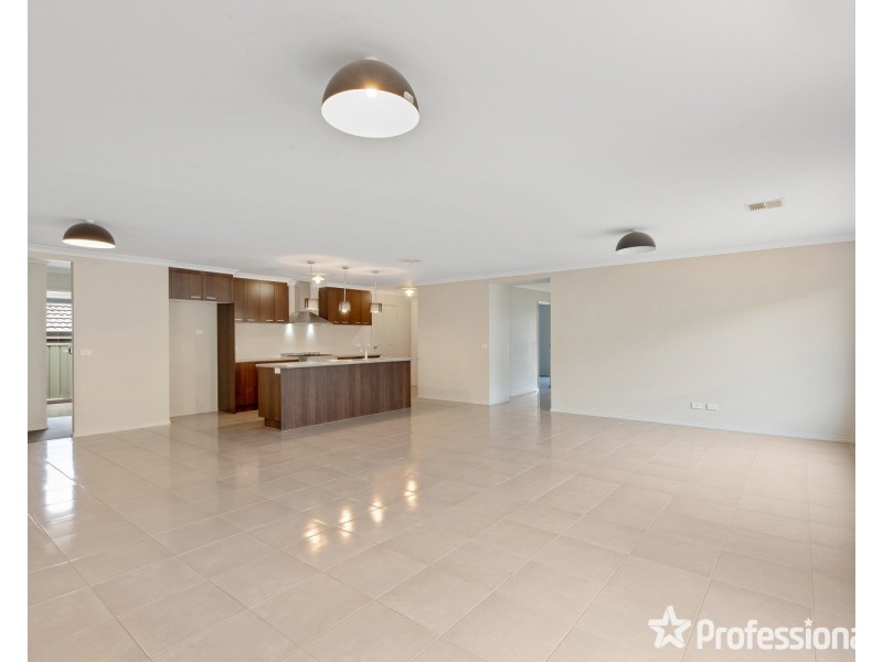 10 Jasmine Rise, Kangaroo Flat VIC 3555