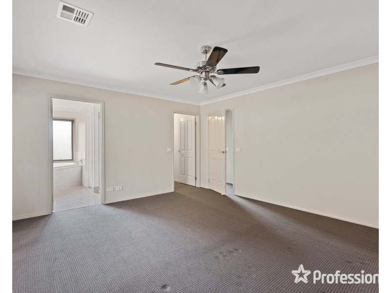 10 Jasmine Rise, Kangaroo Flat VIC 3555