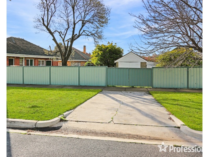 129  Neale Street, Flora Hill VIC 3550