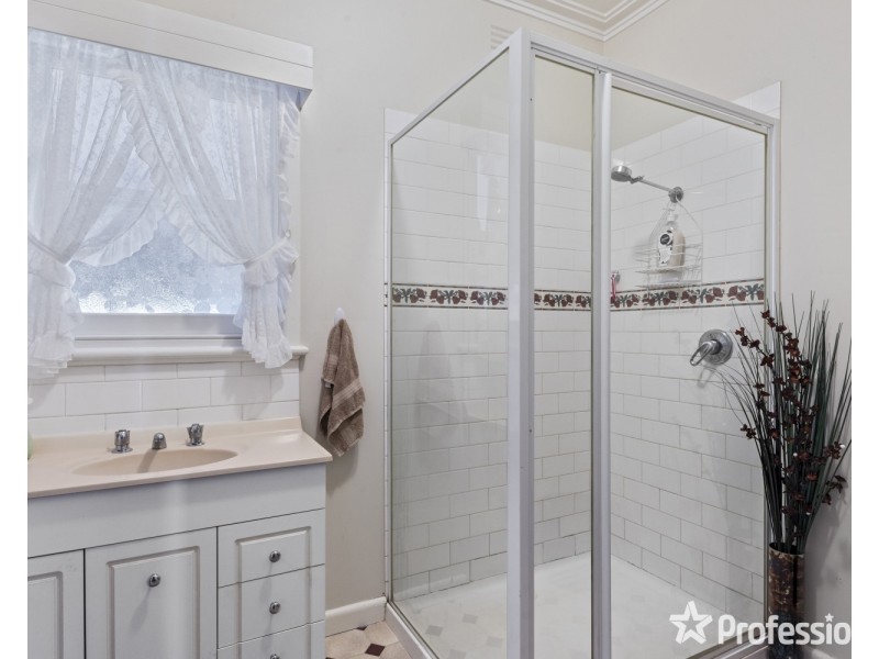 60 Specimen Hill Road, Golden Square VIC 3555