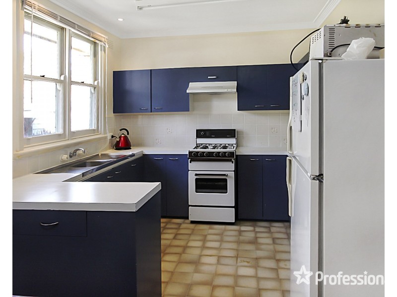 5 Chapel Street, Kangaroo Flat VIC 3555