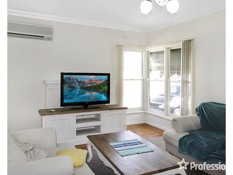 5 Chapel Street, Kangaroo Flat VIC 3555