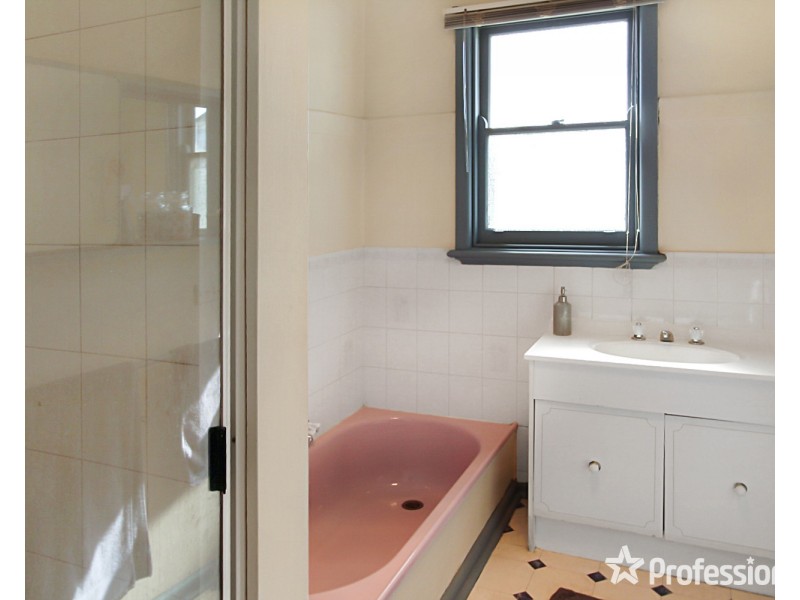 5 Chapel Street, Kangaroo Flat VIC 3555