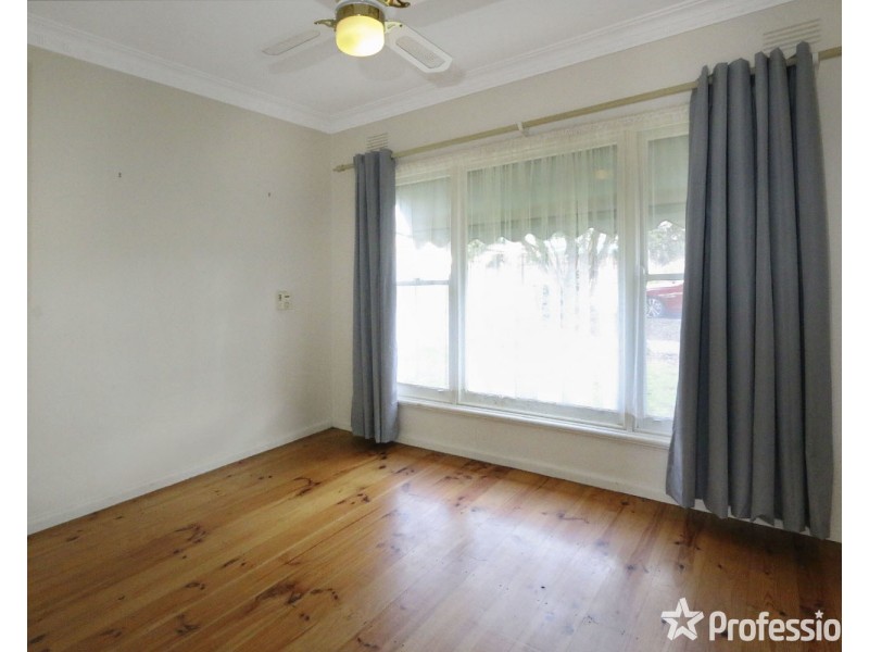 5 Chapel Street, Kangaroo Flat VIC 3555