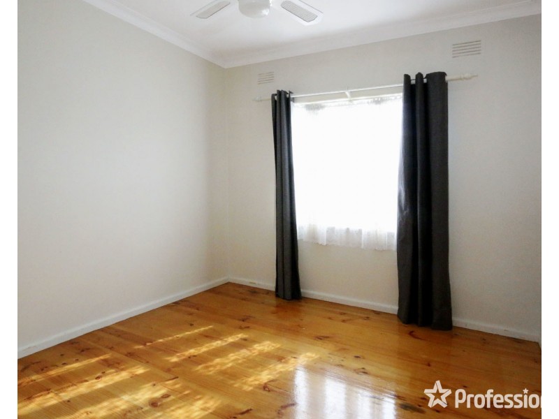 5 Chapel Street, Kangaroo Flat VIC 3555