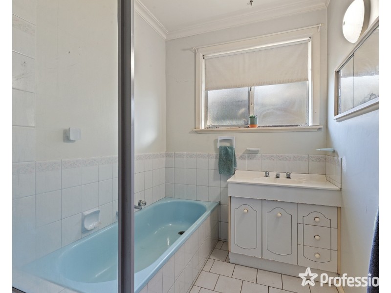 15 Woods Street, Kennington VIC 3550