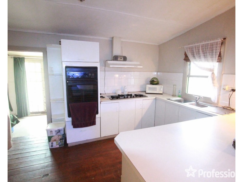 123 Eaglehawk Road, Long Gully VIC 3550