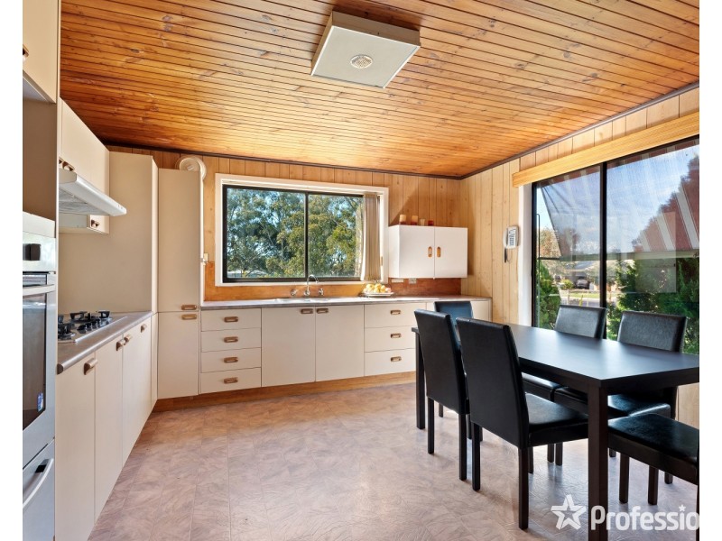 207 Jobs Gully Road, Eaglehawk VIC 3556