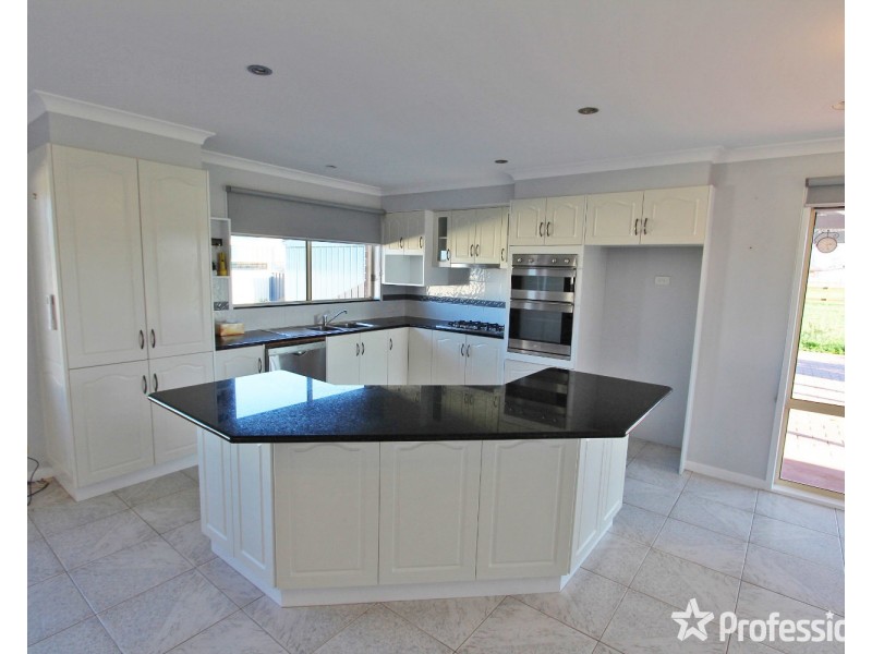 9 Carsons Road, Epsom VIC 3551