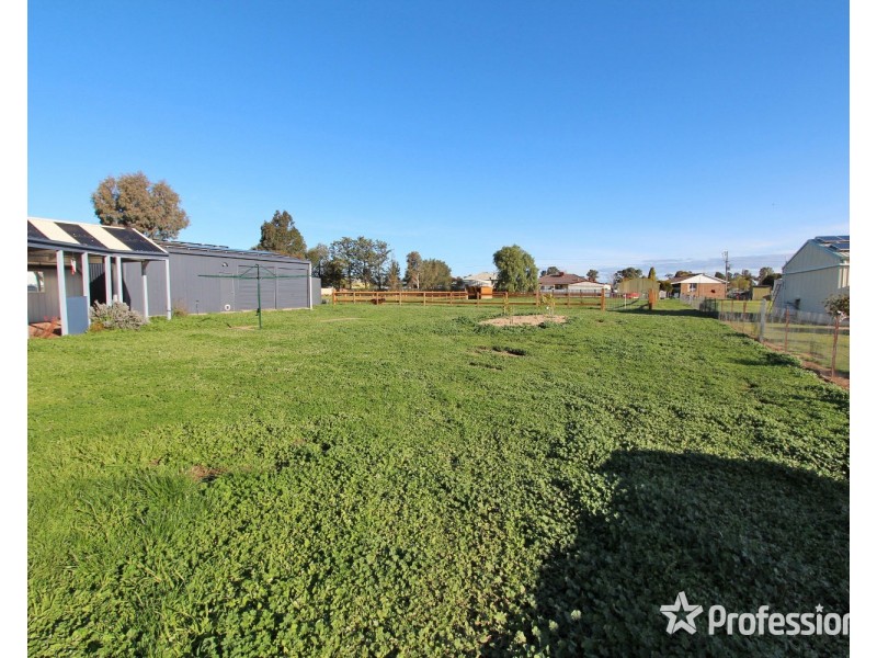 9 Carsons Road, Epsom VIC 3551