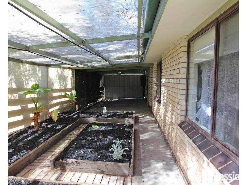 20 Walker Drive, Spring Gully VIC 3550