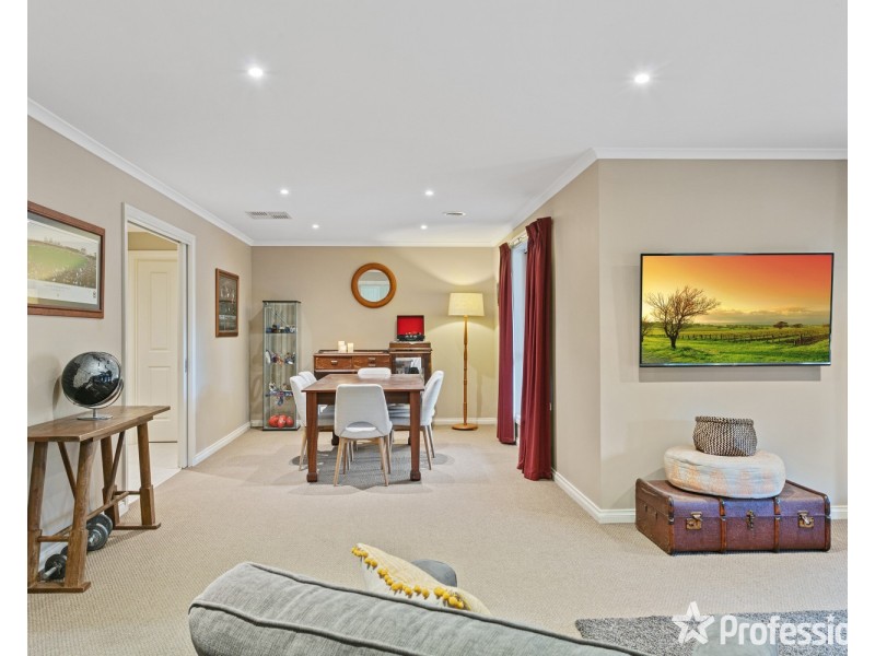 15 Floreate Drive, Junortoun VIC 3551