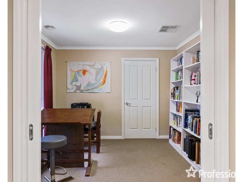 15 Floreate Drive, Junortoun VIC 3551