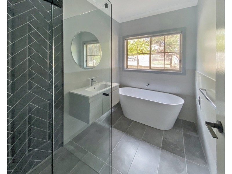 2/196 Condon Street, Kennington VIC 3550