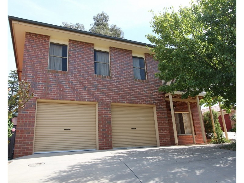 2/15 Claire Court, Kennington VIC 3550