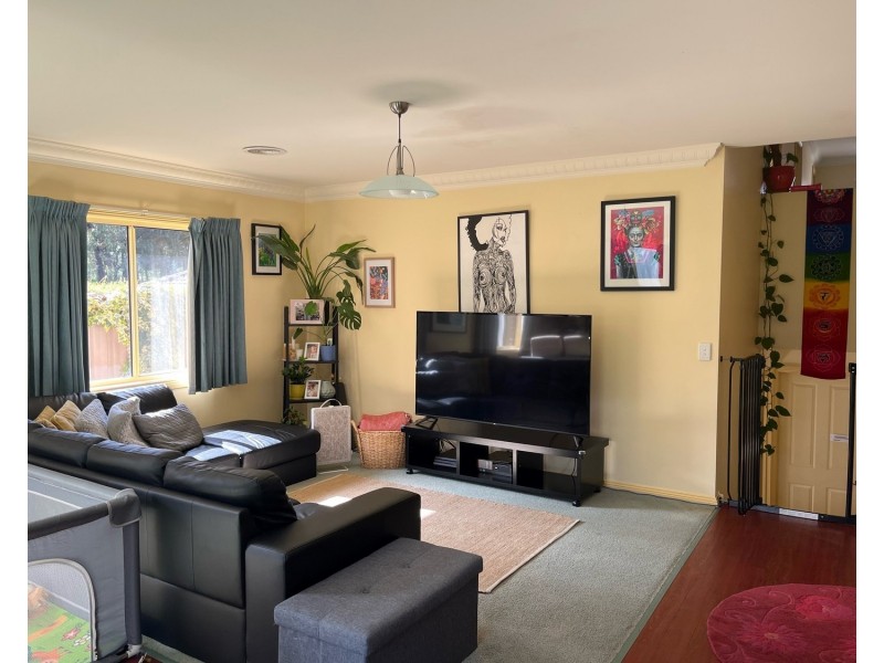 2/15 Claire Court, Kennington VIC 3550