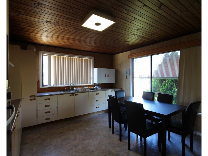 207 Jobs Gully Road, Eaglehawk VIC 3556