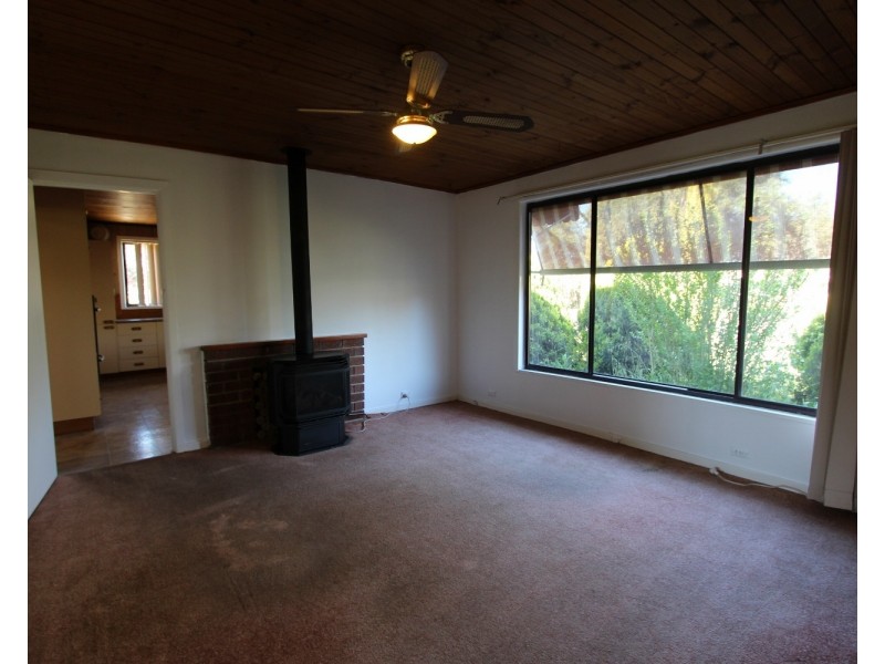 207 Jobs Gully Road, Eaglehawk VIC 3556