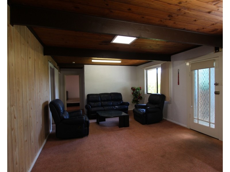 207 Jobs Gully Road, Eaglehawk VIC 3556