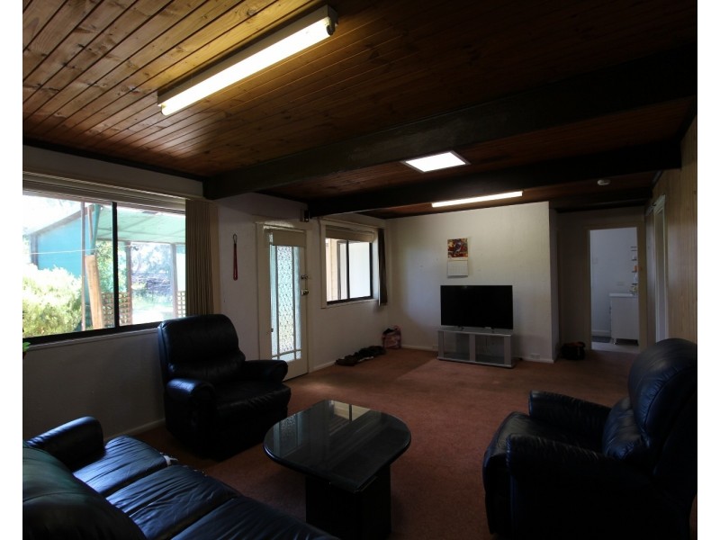 207 Jobs Gully Road, Eaglehawk VIC 3556