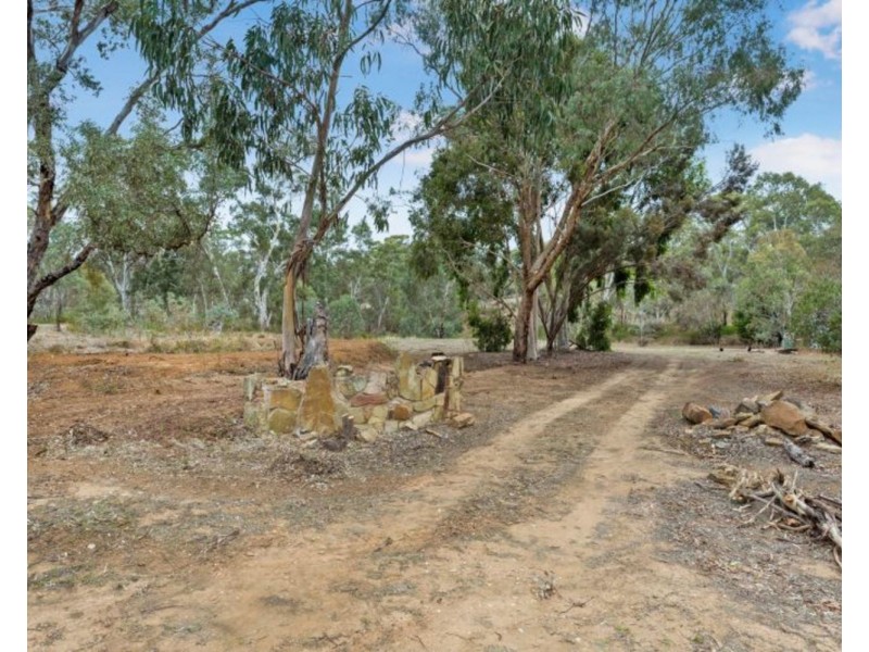 92 Kangaroo Gully Road, Kangaroo Flat VIC 3555