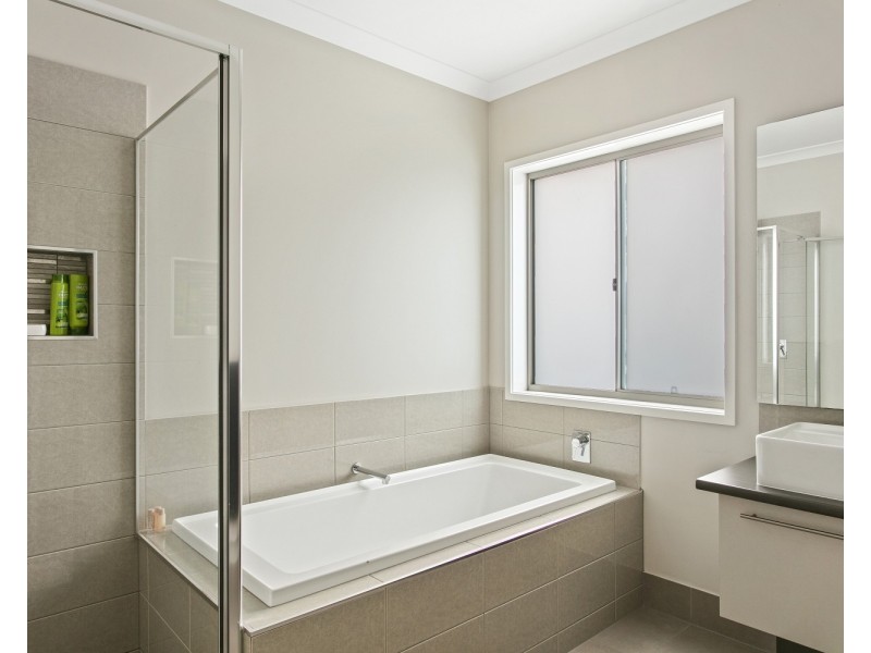 8 Creekview Place, Ascot VIC 3551