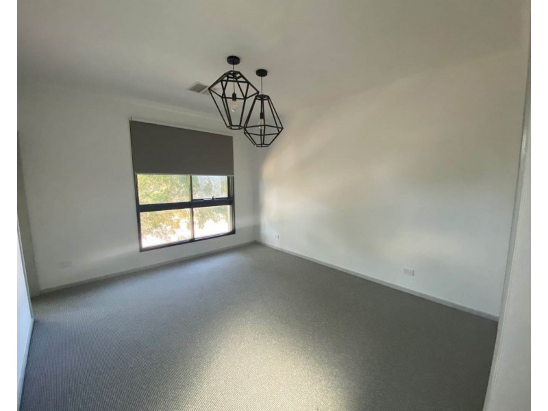 1 Warranwah Drive, Kennington VIC 3550