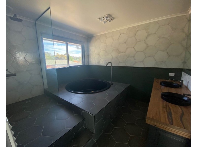 1 Warranwah Drive, Kennington VIC 3550