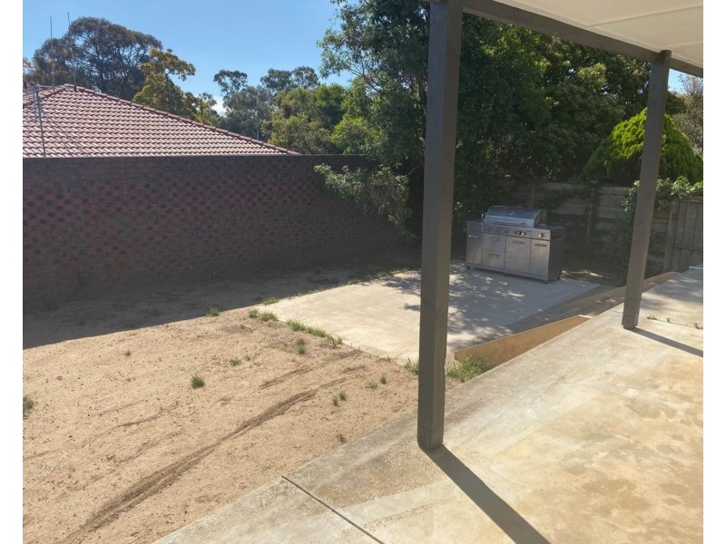 1 Warranwah Drive, Kennington VIC 3550