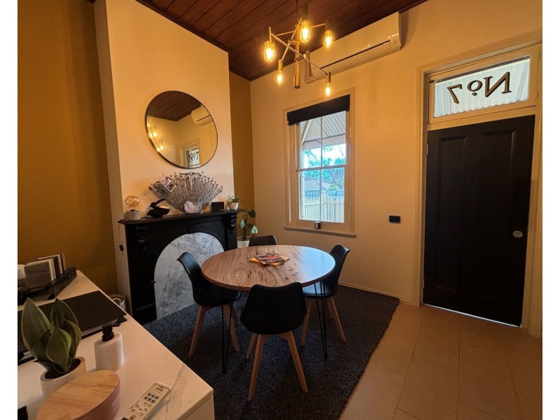 7 Miller Street, Flora Hill VIC 3550