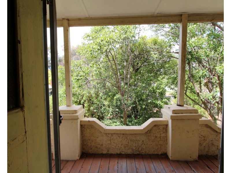 1 Louis Street, Long Gully VIC 3550