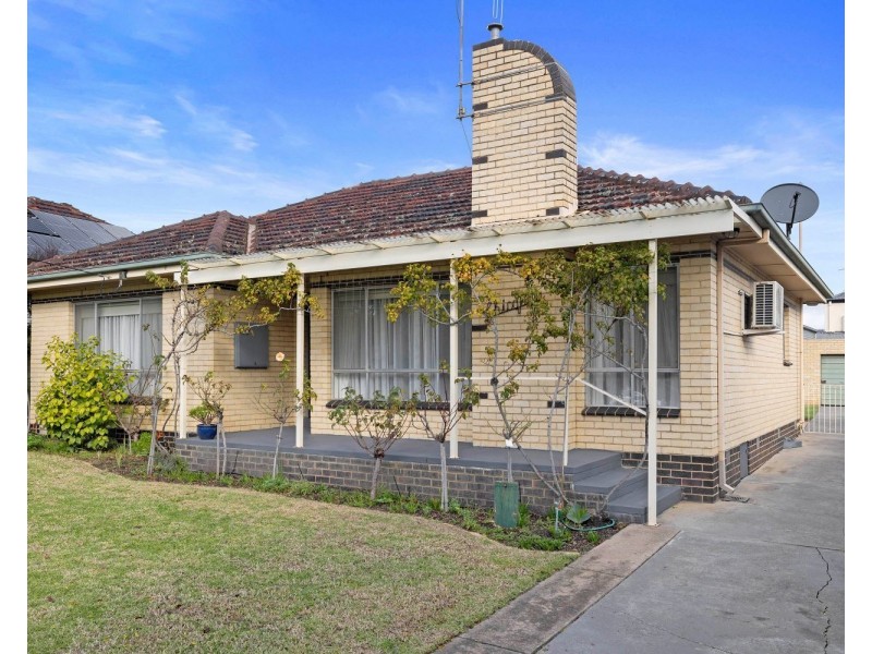 11 Bosquet Street, White Hills VIC 3550