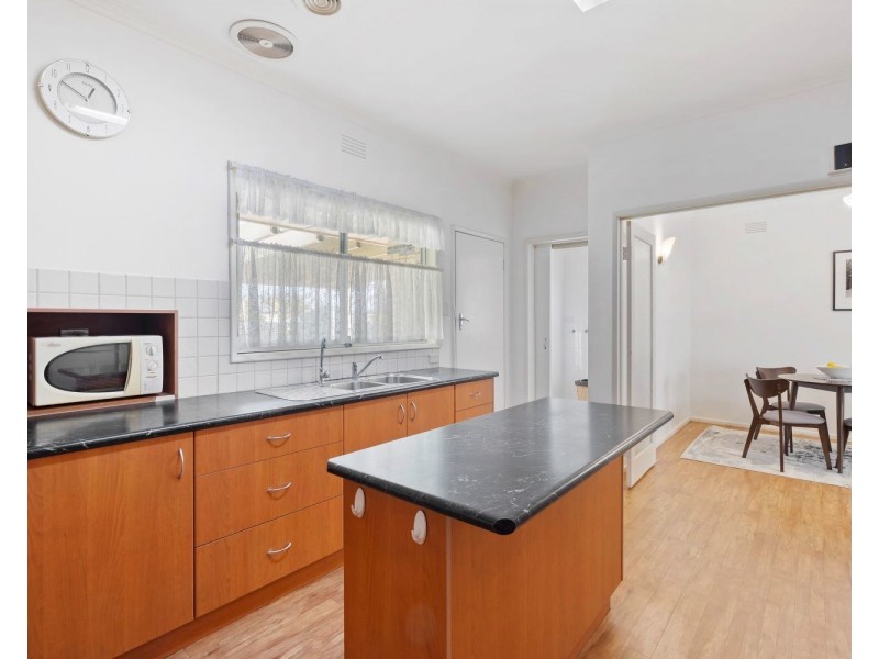 11 Bosquet Street, White Hills VIC 3550