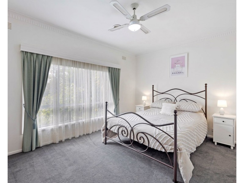 11 Bosquet Street, White Hills VIC 3550